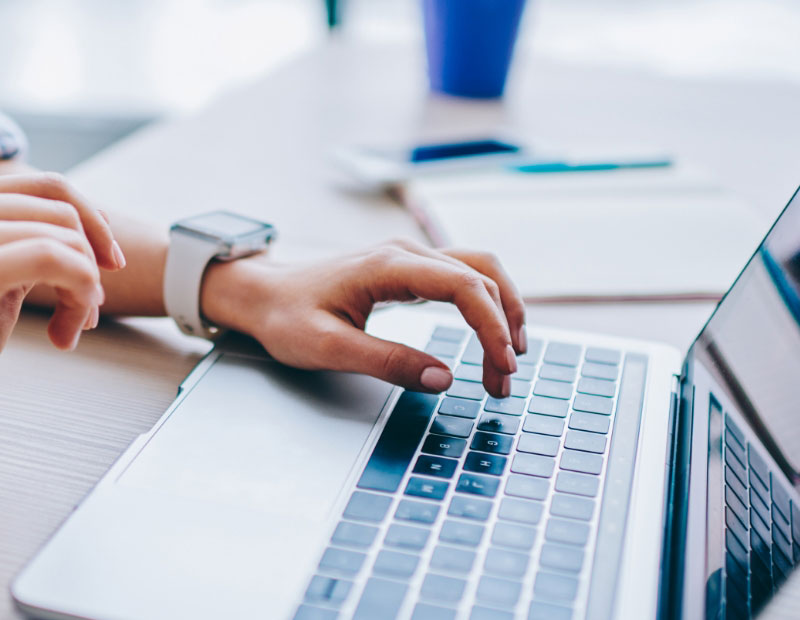 WEBフォームから申し込み